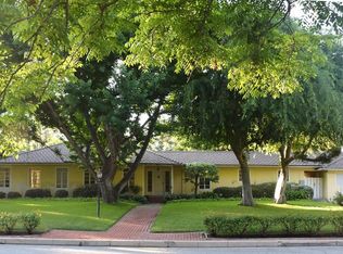 345 Blythe Rd, La Canada Flintridge, CA 91011