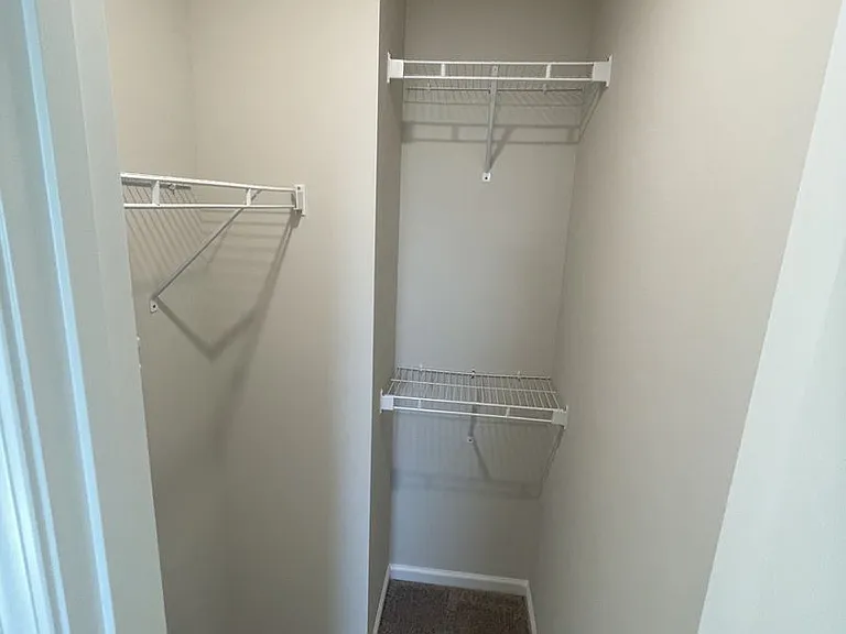 1003 Peony Ln — Photo 10