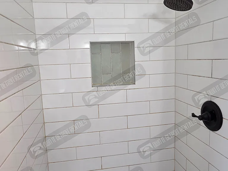 7455 Churchill St — Photo 34