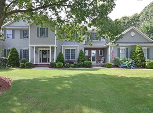172 Finch Ln, North Kingstown, RI 02852