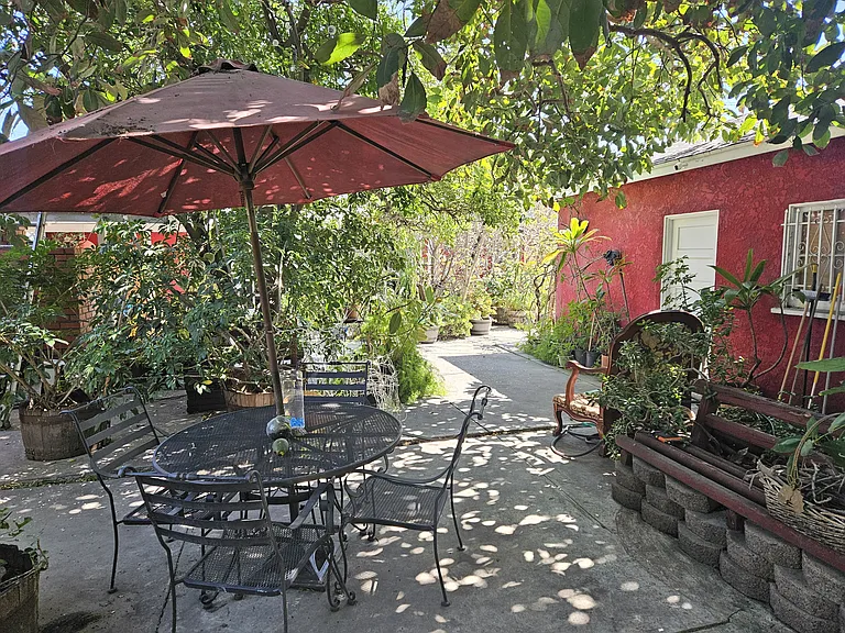 Daisy Ave — Photo 46
