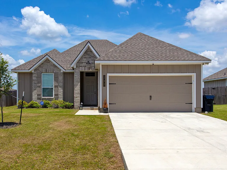 293 Harvest Lake Dr — Photo 1