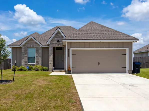 293 Harvest Lake Dr, Snook, TX 77878