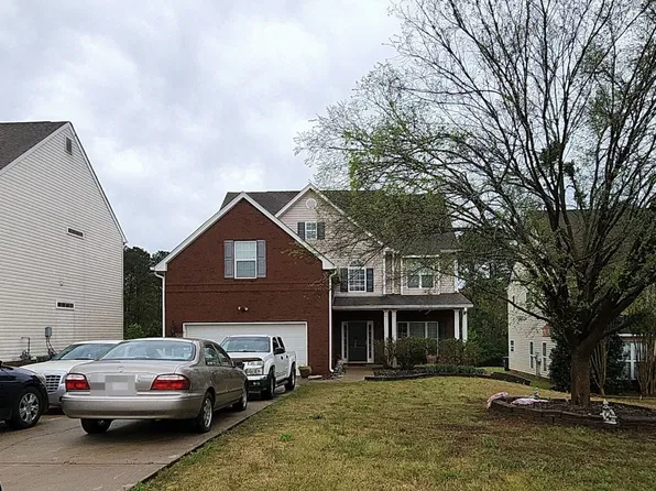 12378 Muir Field Ct, Fayetteville, GA 30215