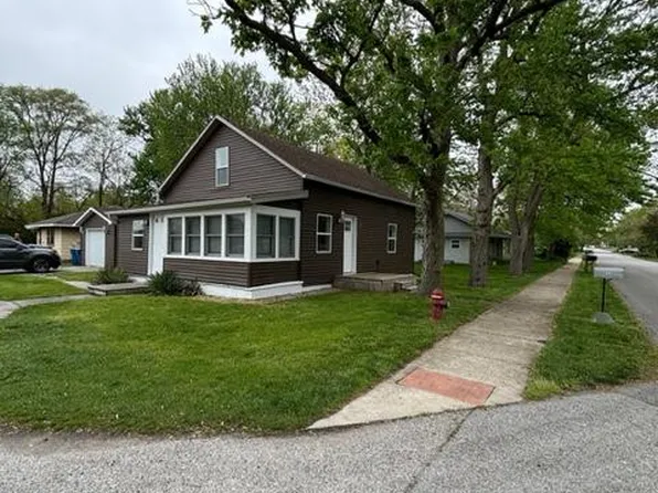 922 Begonia St SE, Demotte, IN 46310