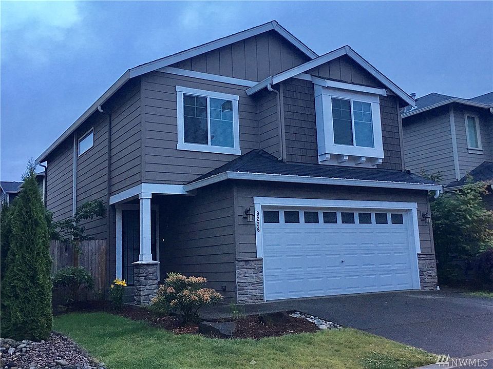 1st image of 9226 1st St SE