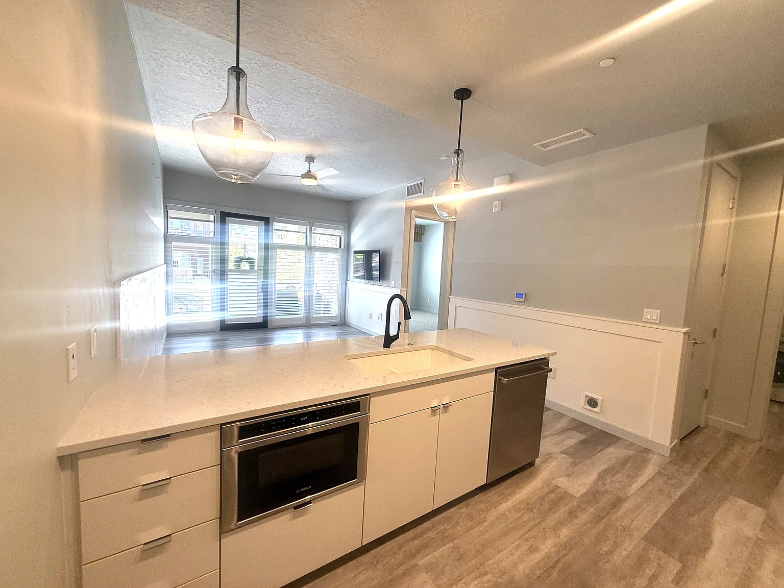 1 bed, 692 sqft, $1,995 — Photo 4