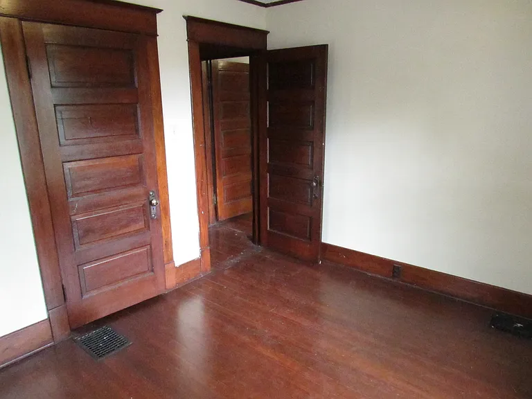 821 S 7th St — Photo 14