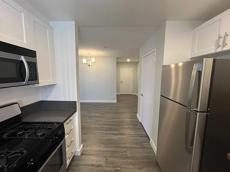 1223 Federal Ave — Photo 33