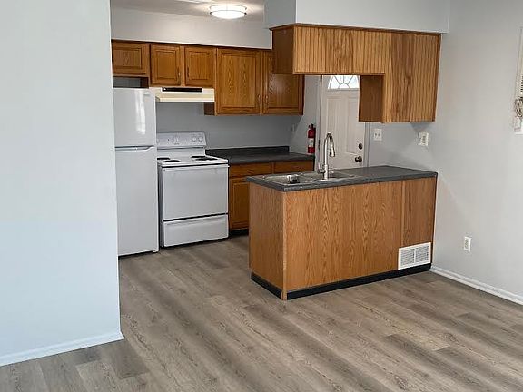 4th image of 253 Highland St #2
