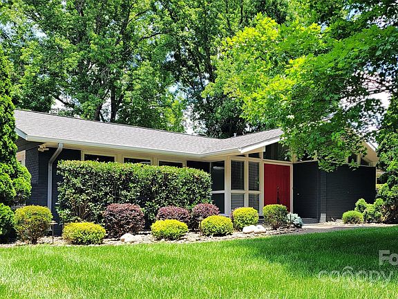 2nd image of 7849 Meadowview Ln