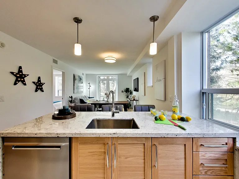 42 Glen Elm Ave #206 — Photo 80