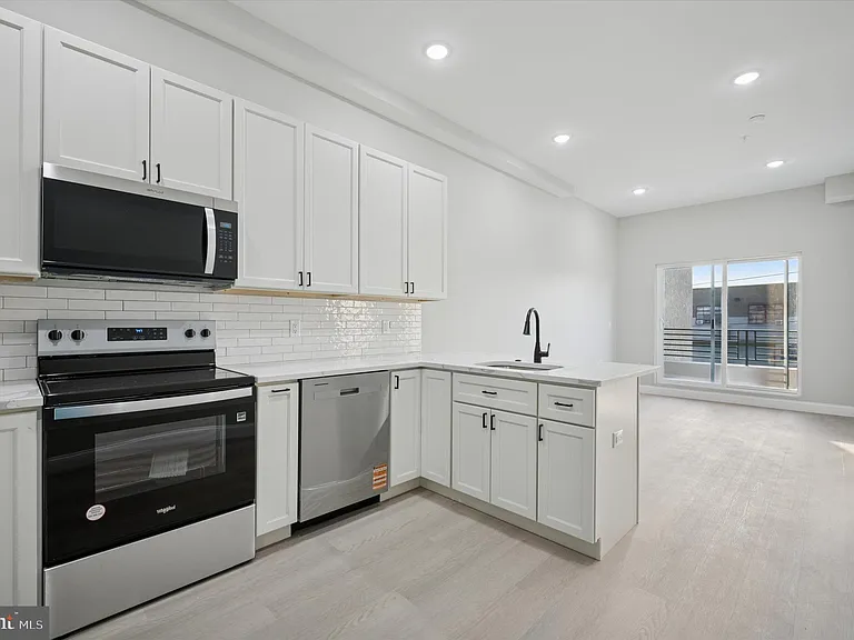 103 N 63rd St #5 — Photo 10