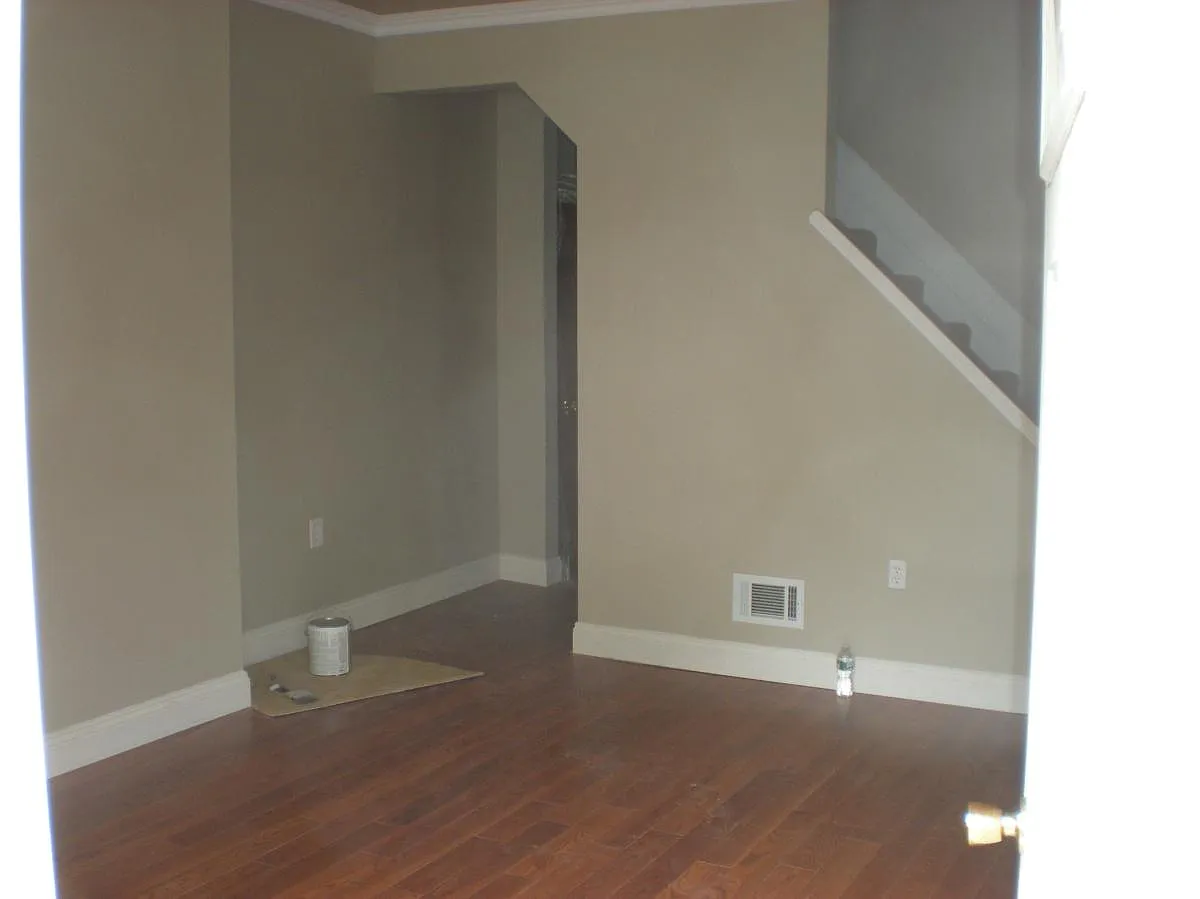 Building Photo - 208 Kearsarge St