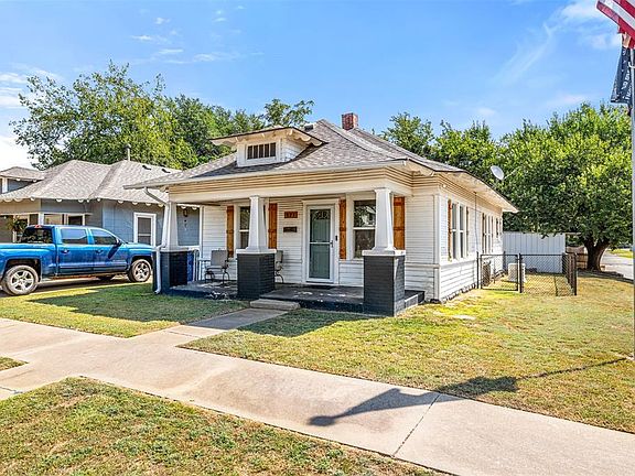 2nd image of 821 S Bickford Ave