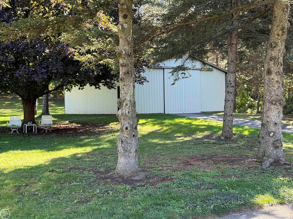 306 N Hurd Rd, photo 25