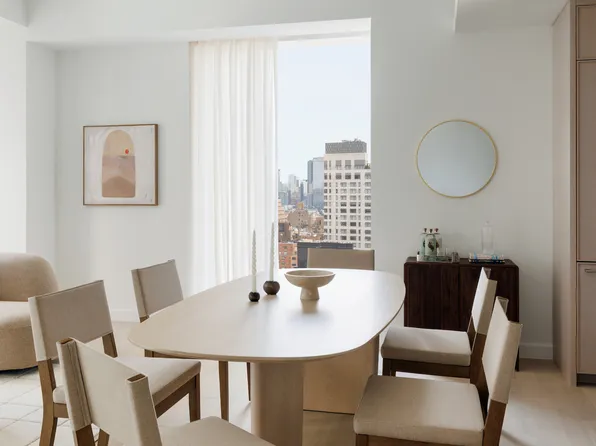 138 East 50th Street image 4 of 13