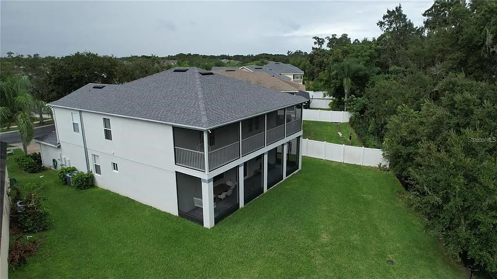 5 bed, 3.0 bath, 3279 sqft, $3,990 — Photo 2