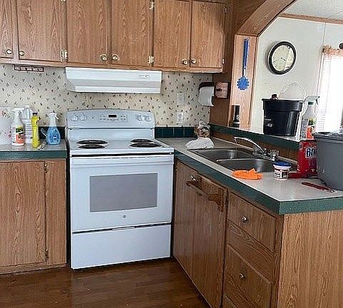 2nd image of 1101 Willow Dr