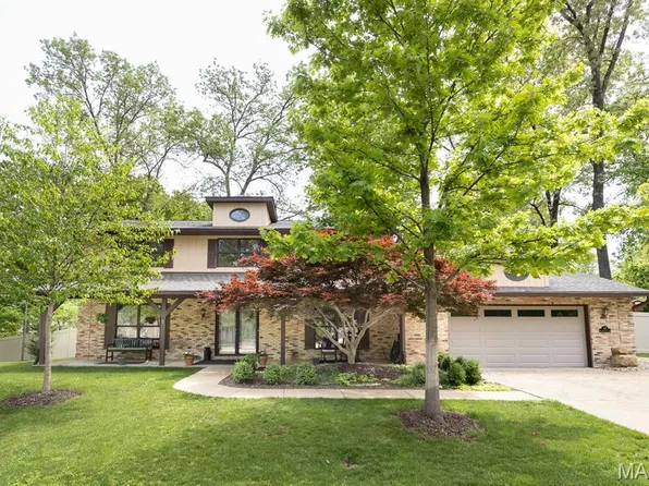 107 W Brittany Ln, O'Fallon, IL 62269