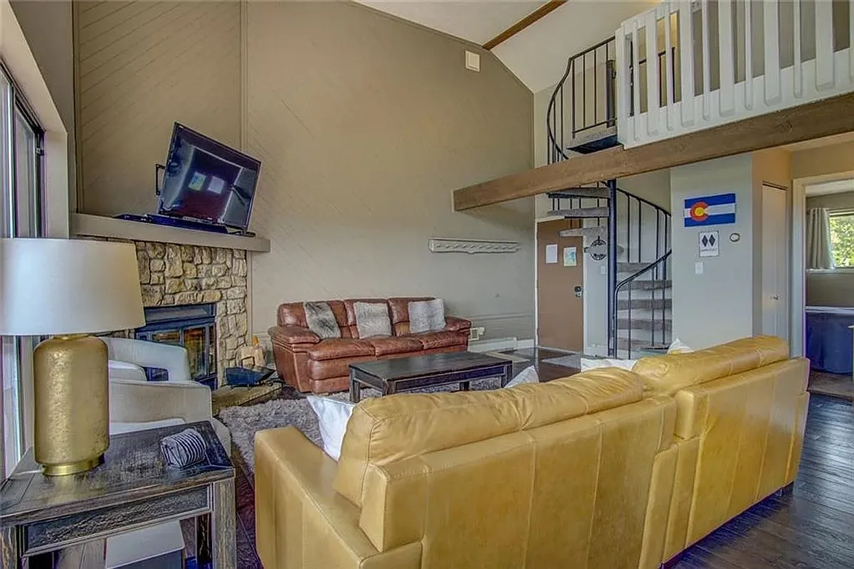 Building Photo - 9825 Ryan Gulch Rd #306B