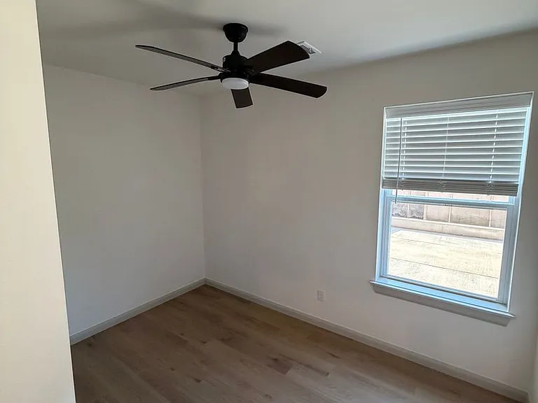 103 N Atlanta St — Photo 6