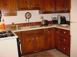 8693 Welwyn Ln, Baldwinsville, NY 13027