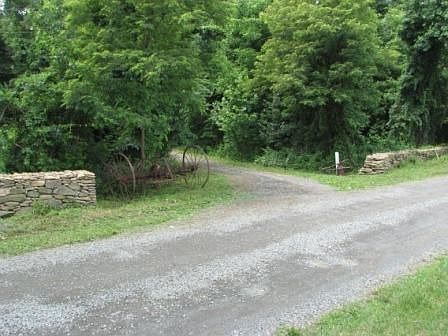 Entrance from road