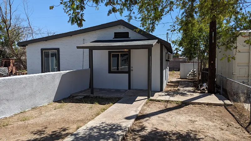 1841 E Harvard St #GUEST HOUSE