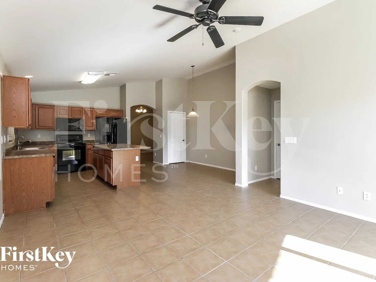 4 bed, 2.0 bath, 1863 sqft, $2,250 — Photo 3
