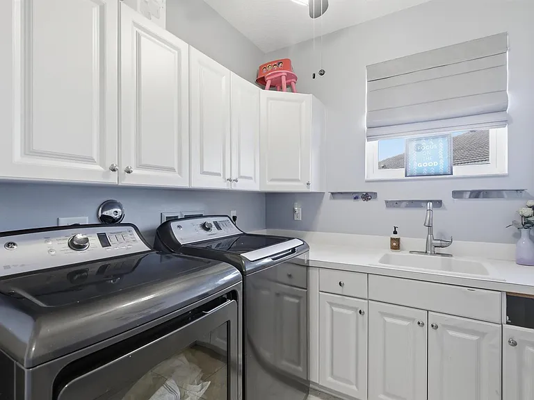 11585 SW Fieldstone Way — Photo 36