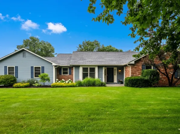 255 Camden Dr, Zionsville, IN 46077