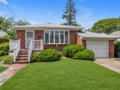 1649 Falmouth Avenue, New Hyde Park, NY, 11040