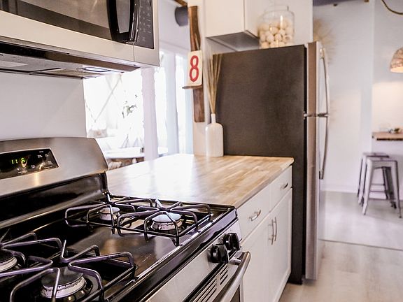 4th image of 1047 Saint Gregory St #3