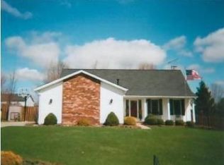 3060 Rustic Dr, North Royalton, OH 44133