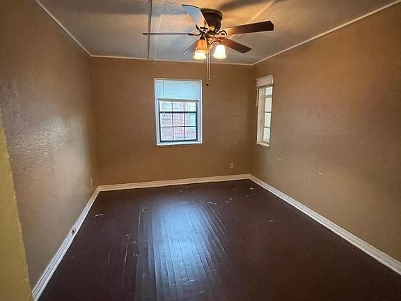 4th image of 1115 E Arkansas St