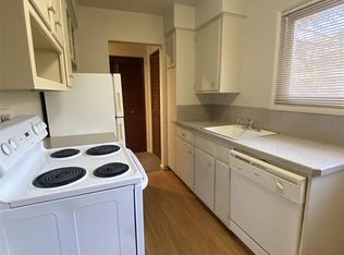 5042 S Corbett Ave APT 15, Portland, OR