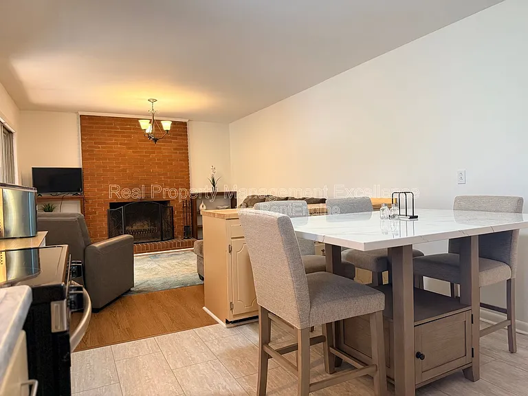 120 E Rowan St — Photo 11