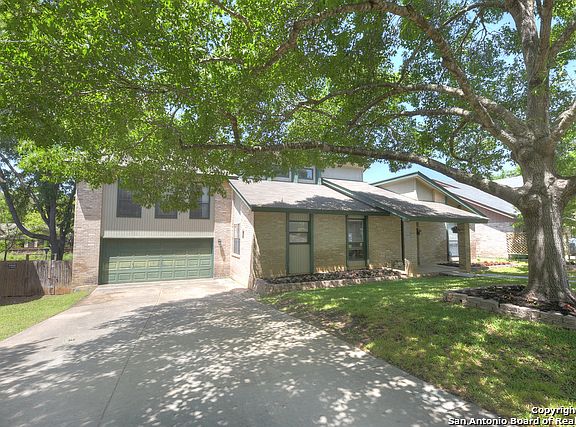 2nd image of 1123 Custer Pass St