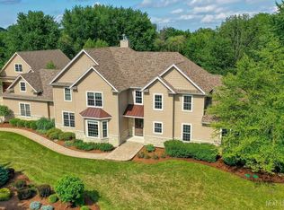 38W050 Tanglewood Dr, Batavia, IL 60510