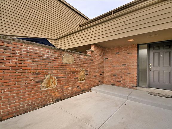 2nd image of 136 Kimrose Ln #136