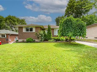 31 Hillmount St, Kitchener, ON N2C2C5