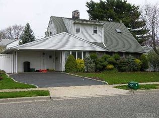 53 Meridian Rd, Levittown, NY 11756