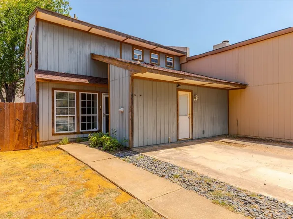 401 Lakeway Dr, Lake Dallas, TX 75065
