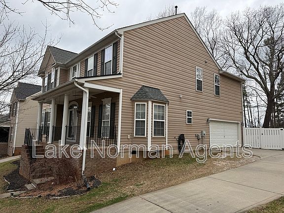 5th image of 15622 Troubadour Ln