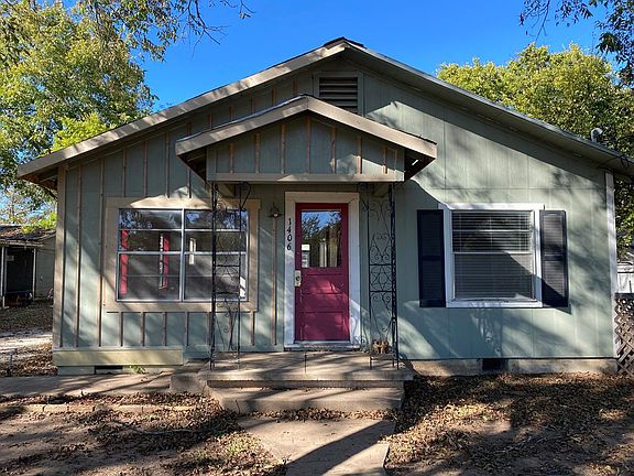 2nd image of 1406 N Llano St