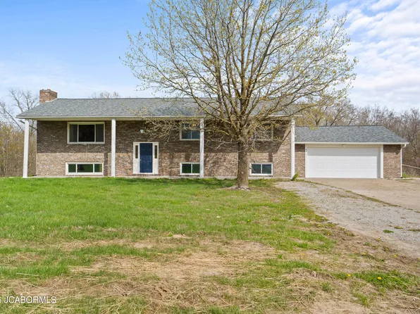 8461 E Highway Oo, Hallsville, MO 65255