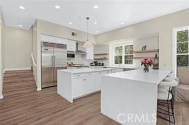 5 bed, 5433 sqft, $18,500 — Photo 4