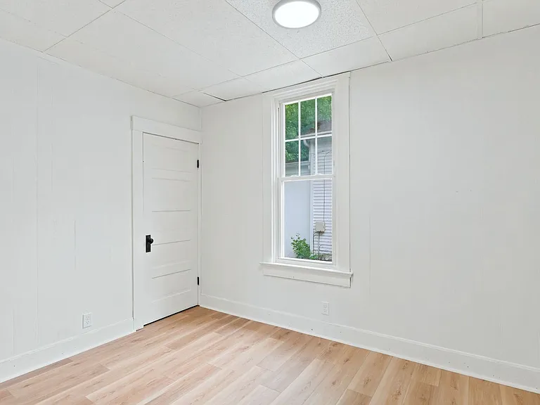 3034 Abbott St — Photo 39
