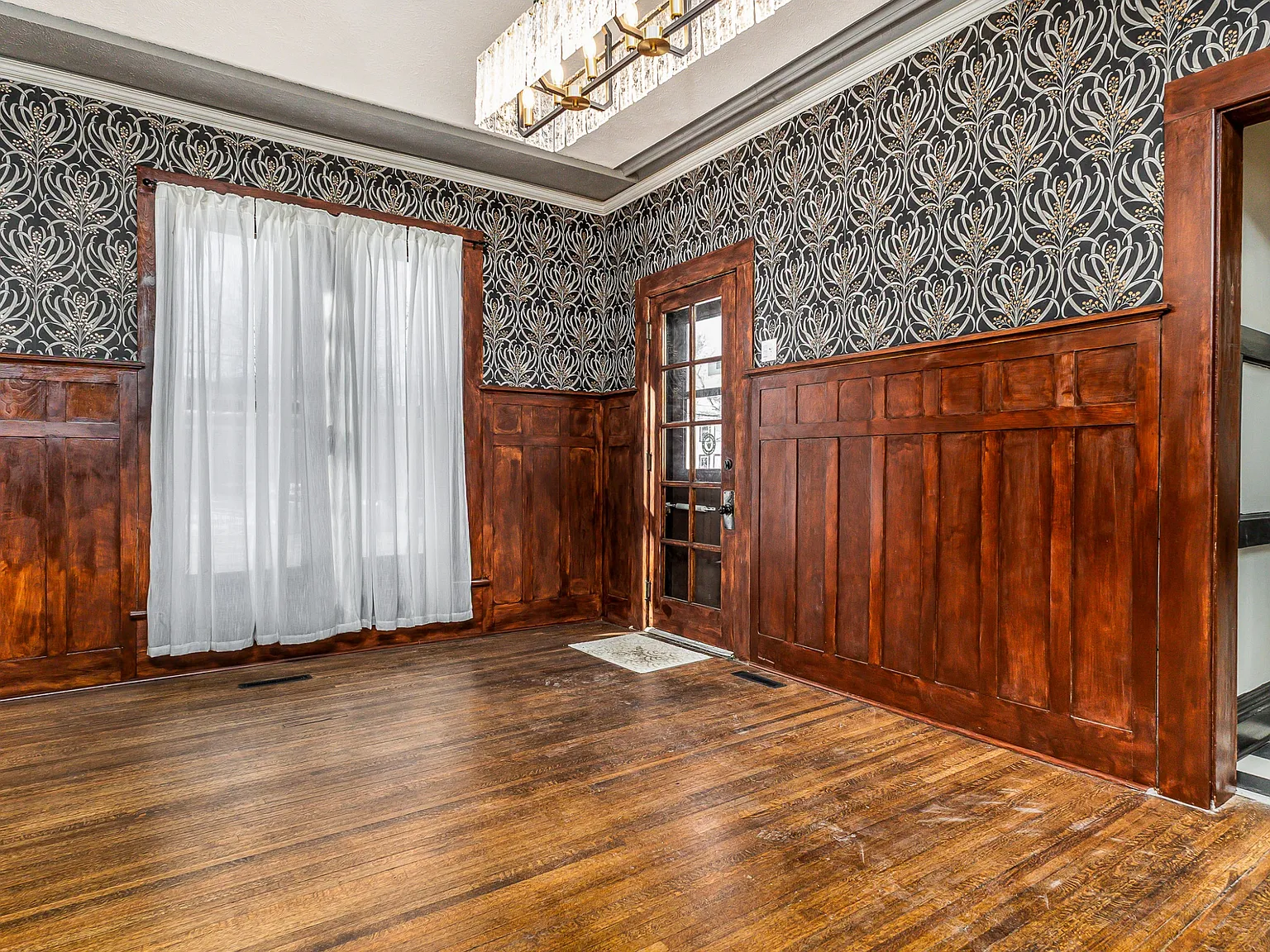718 West Stephenson Street - Office 4 — Photo 3